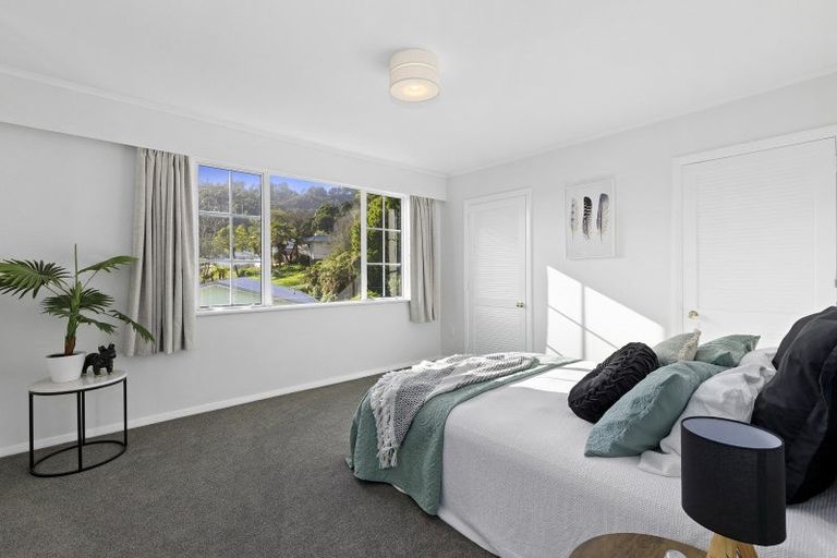 Photo of property in 117 Horoeka Street, Stokes Valley, Lower Hutt, 5019