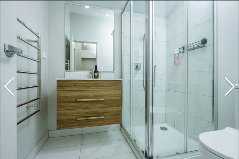 Photo of property in 2b Rosalind Road, Glenfield, Auckland, 0629