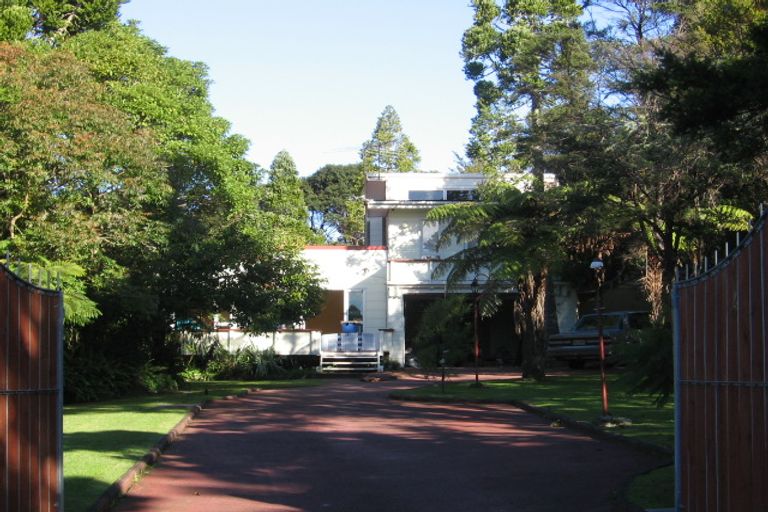 Photo of property in 18 Tane Road, Laingholm, Auckland, 0604