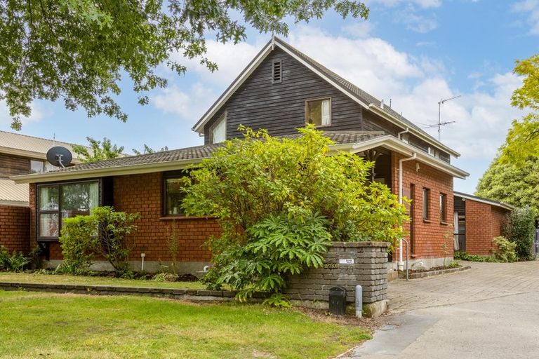 Photo of property in 270 Memorial Avenue, Burnside, Christchurch, 8053