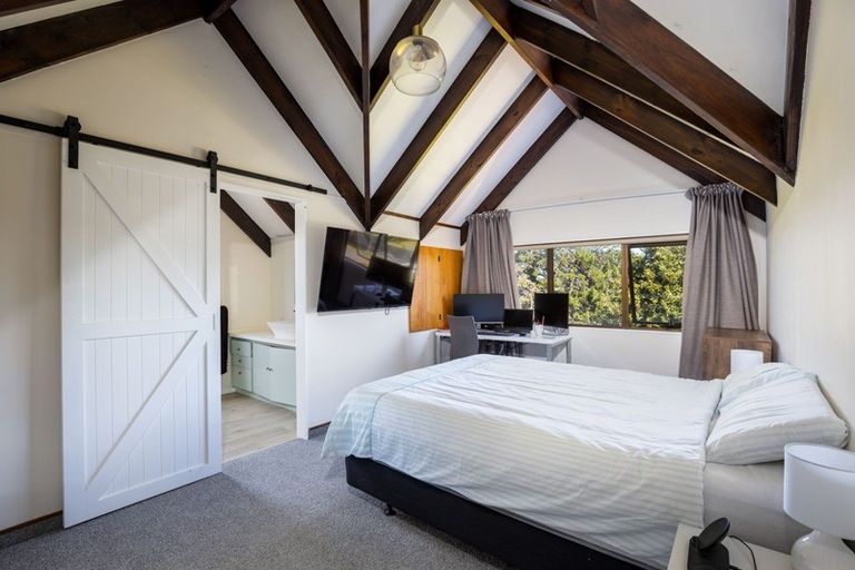 Photo of property in 288e Mangorei Road, Merrilands, New Plymouth, 4312