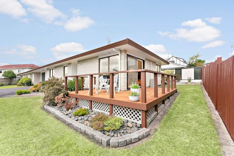Photo of property in 7a Butley Drive, Farm Cove, Auckland, 2012