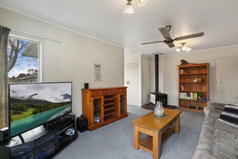 Photo of property in 21 Lina Place, Waiuku, 2123