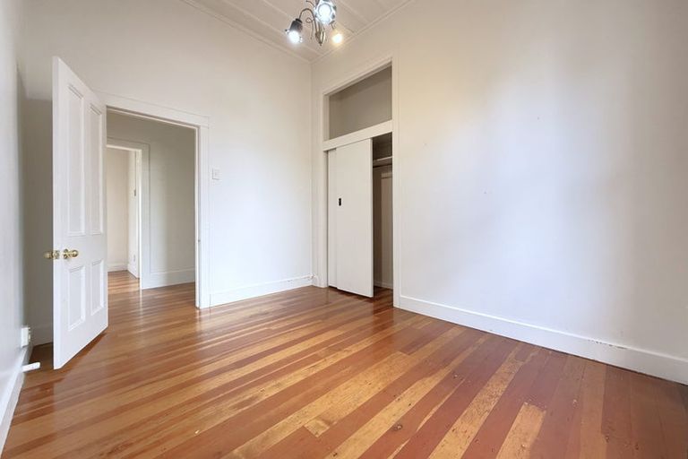 Photo of property in 44 Lynwood Road, New Lynn, Auckland, 0600