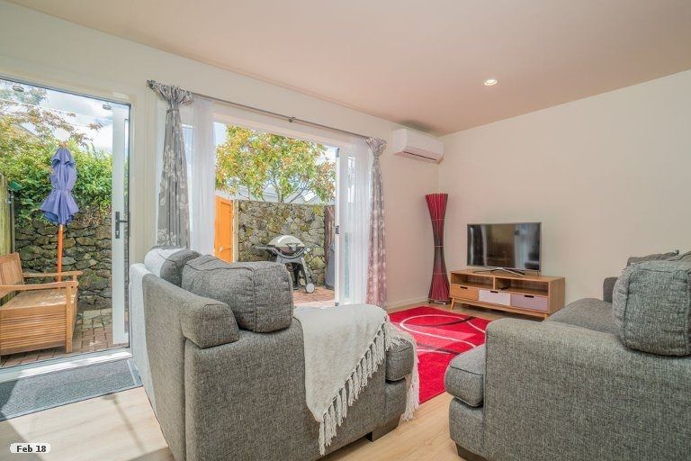 Photo of property in 97t Mays Road, Onehunga, Auckland, 1061