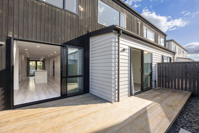 Photo of property in 2 Lords Way, Silverdale, 0932