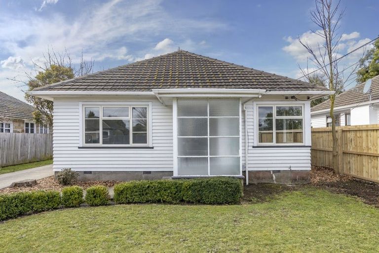 Photo of property in 44 Glenfield Crescent, Mairehau, Christchurch, 8052