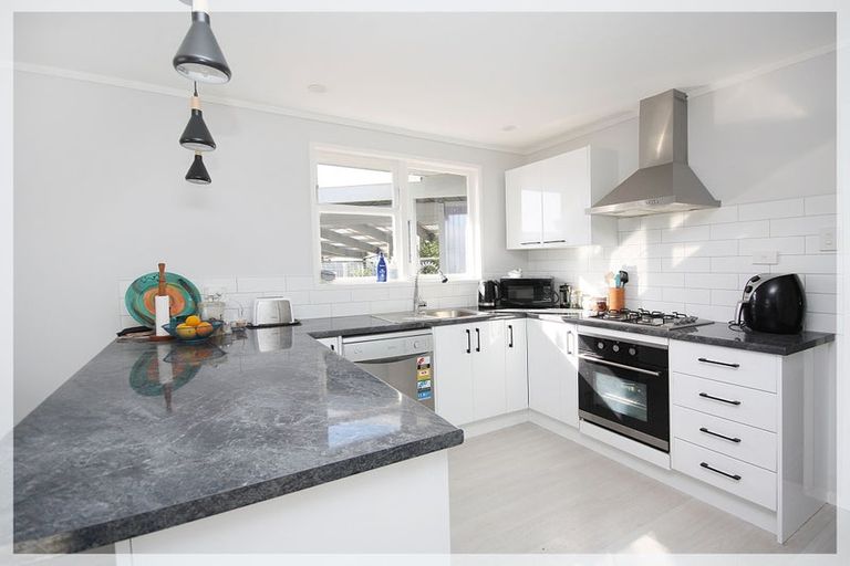 Photo of property in 42 Robinson Crescent, Westbrook, Palmerston North, 4412