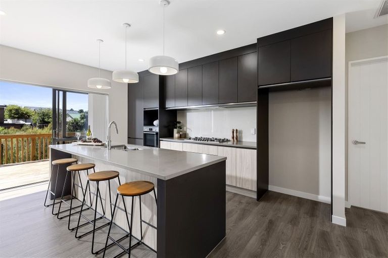 Photo of property in 43 Huarahi Pai Road, Huapai, Kumeu, 0810