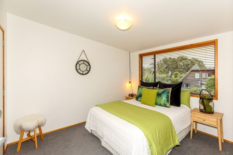 Photo of property in 36 Messenger Terrace, Oakura, 4314