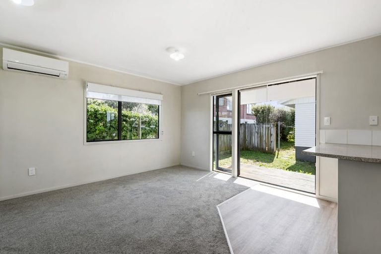 Photo of property in 199 Chivalry Road, Glenfield, Auckland, 0629