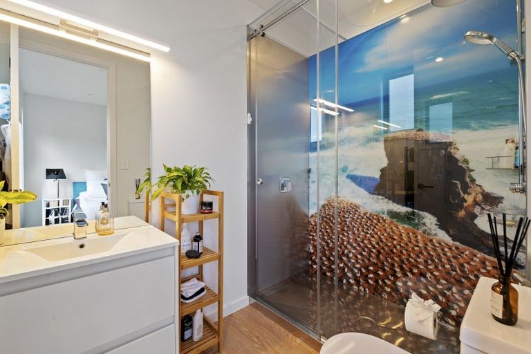 Photo of property in 246 Hillcrest Road, Wainui, 0931