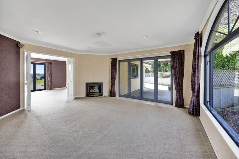 Photo of property in 311 Croydon Road, Midhirst, Stratford, 4394