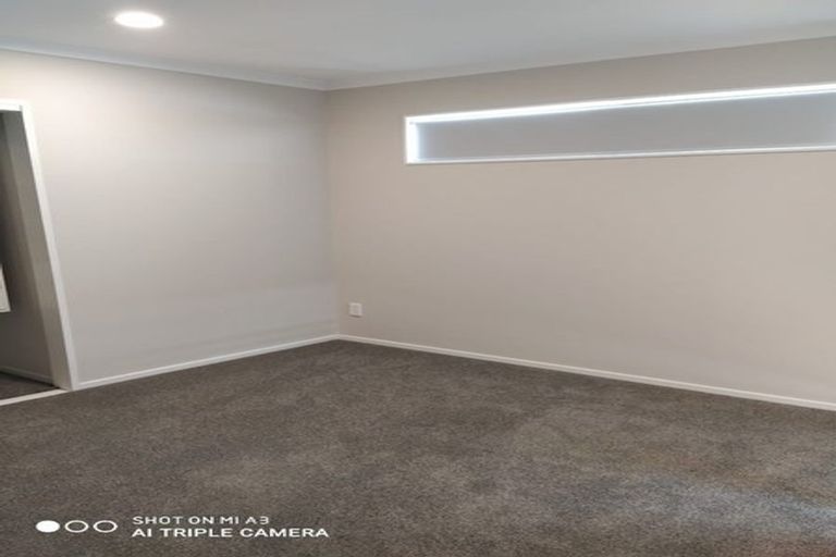 Photo of property in 28 Combat Street, Papakura, 2110