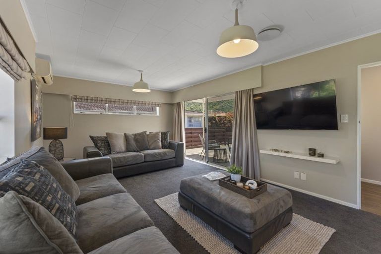 Photo of property in 85 Pasadena Crescent, Totara Park, Upper Hutt, 5018