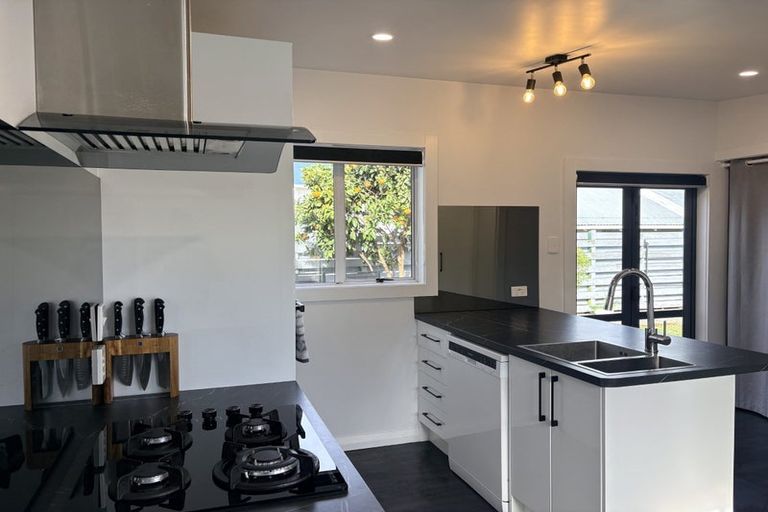Photo of property in 24 Lyndhurst Street, Takaro, Palmerston North, 4412