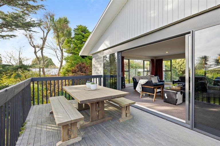 Photo of property in 422 Cashmere Road, Westmorland, Christchurch, 8025