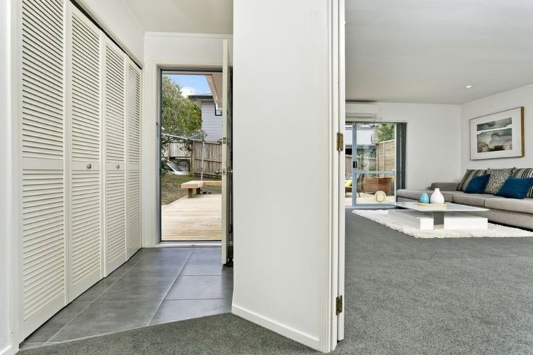 Photo of property in 1/10 Witheford Drive, Bayview, Auckland, 0629