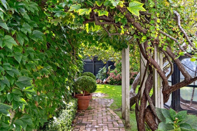 Photo of property in 90 Iranui Road, Inner Kaiti, Gisborne, 4010