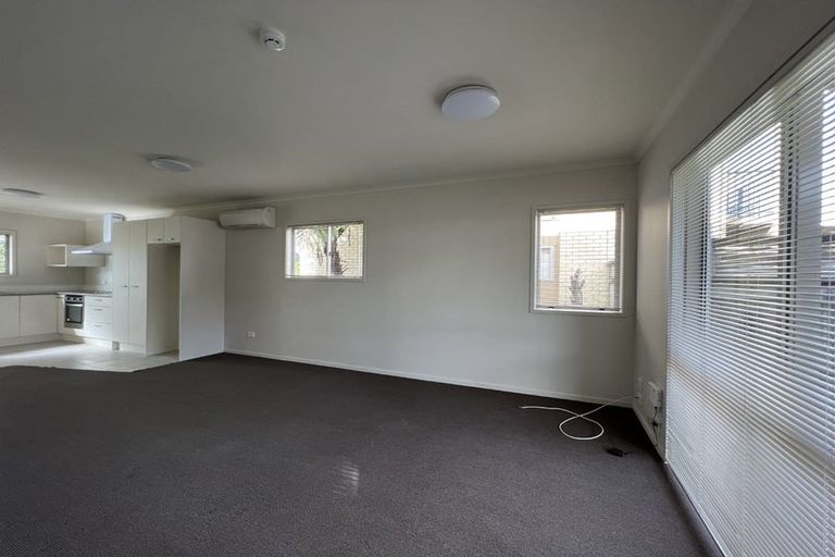 Photo of property in 25/94 Glengarry Road, Glen Eden, Auckland, 0602