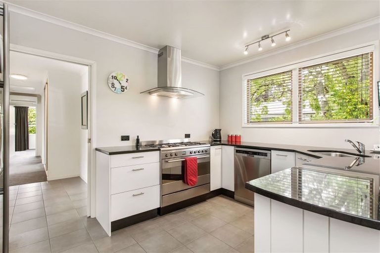 Photo of property in 102 Paparoa Street, Papanui, Christchurch, 8053