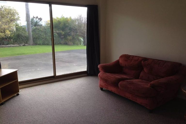 Photo of property in 1/73 Bramley Drive, Farm Cove, Auckland, 2012