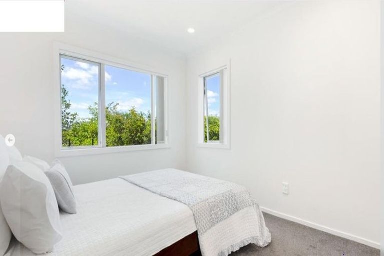 Photo of property in 2/19 Limmer Place, Browns Bay, Auckland, 0632