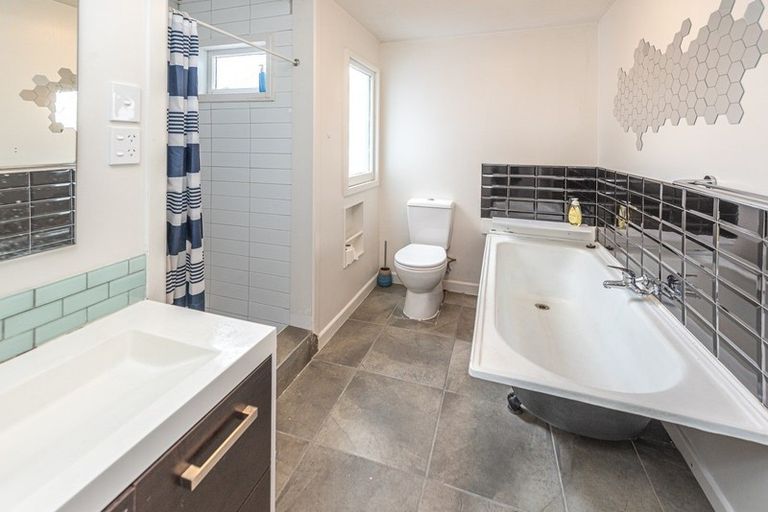 Photo of property in 35 Durie Vale Road, Durie Hill, Whanganui, 4500