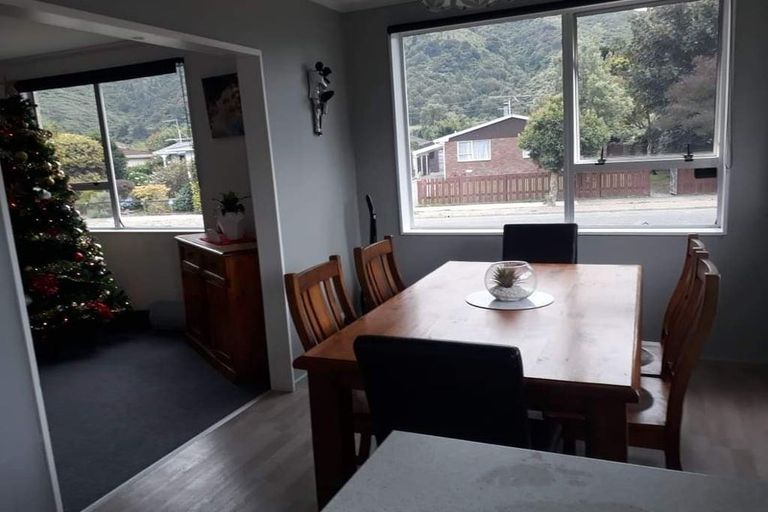 Photo of property in 77 Pasadena Crescent, Totara Park, Upper Hutt, 5018