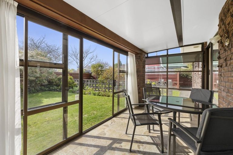 Photo of property in 1 Hunter Place, Merrilands, New Plymouth, 4312