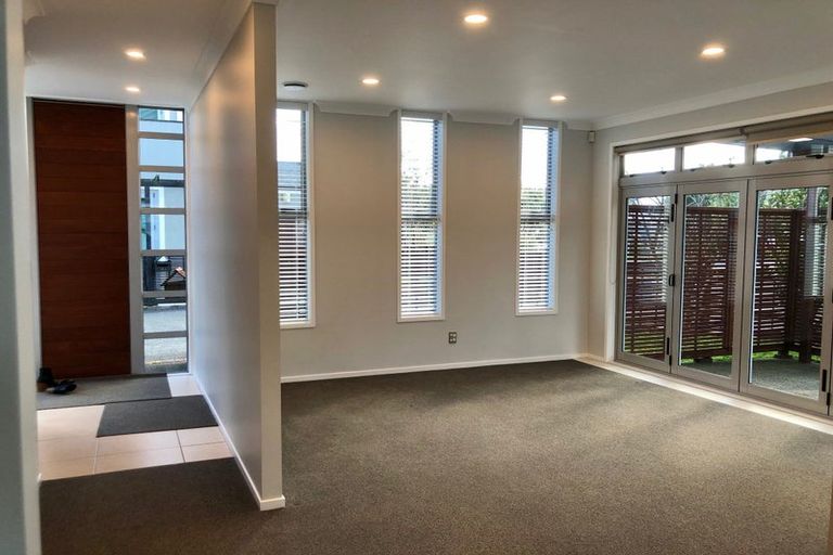Photo of property in 11m Clearwater Cove, West Harbour, Auckland, 0618