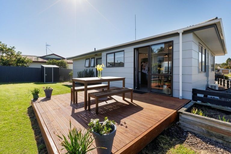 Photo of property in 22a Queen Road, Bellevue, Tauranga, 3110