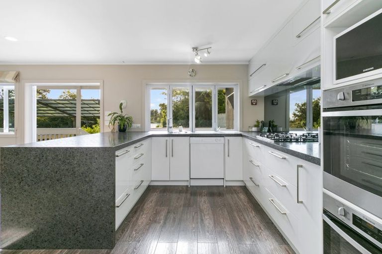Photo of property in 132 Attwood Road, Paremoremo, Auckland, 0632