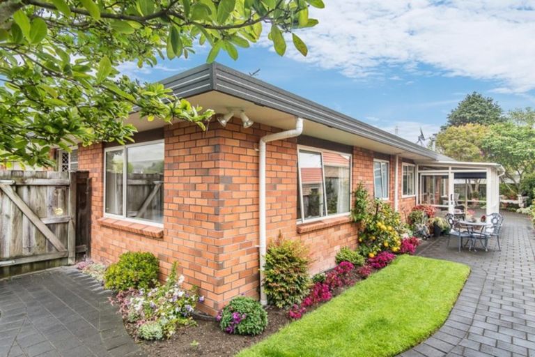 Photo of property in 6 Fleetwood Grove, Waikanae, 5036