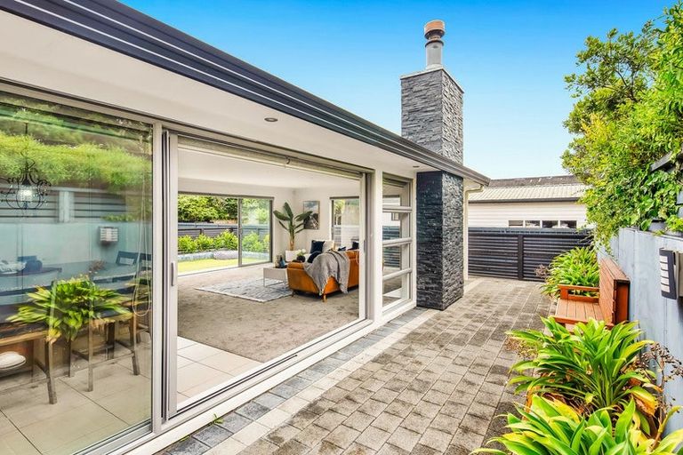 Photo of property in 185 Te Moana Road, Waikanae, 5036