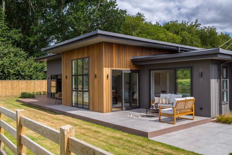 Photo of property in 6b James Kidd Place, Greytown, 5712