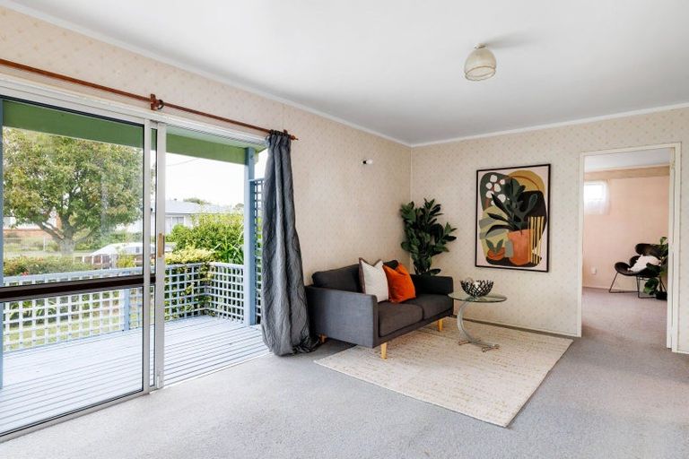 Photo of property in 2 Sunnyside Road, Nawton, Hamilton, 3200