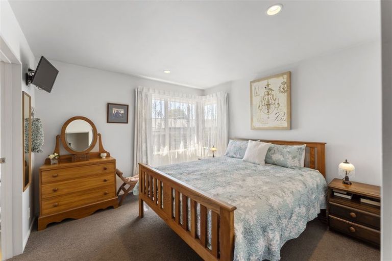 Photo of property in 38 Beach Road, North New Brighton, Christchurch, 8083