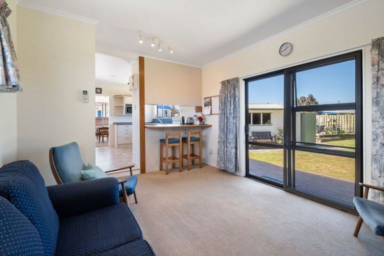 Photo of property in 18 Palliser Place, Milson, Palmerston North, 4414