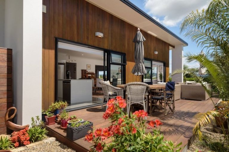 Photo of property in 33 Benmore Crescent, Pyes Pa, Tauranga, 3112