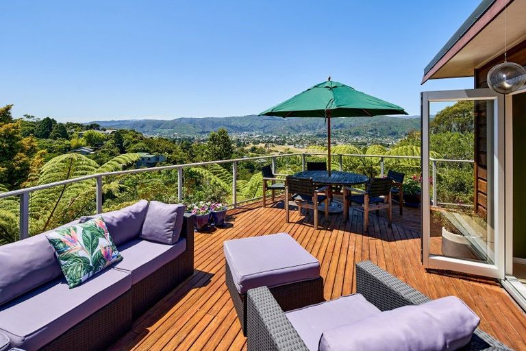 Photo of property in 60 Pomare Road, Tirohanga, Lower Hutt, 5010