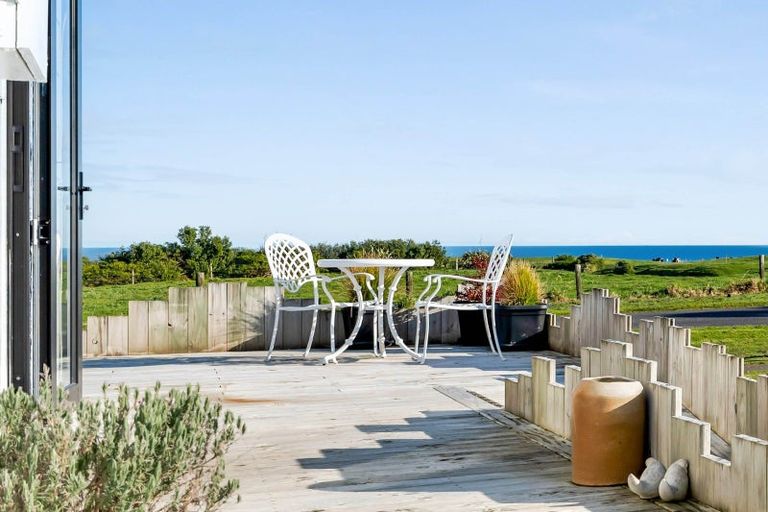 Photo of property in 11 Hector Place, Opunake, 4616