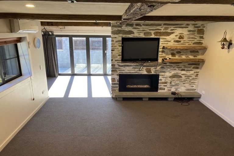 Photo of property in 31 Mcdonnell Road, Arrowtown, 9302