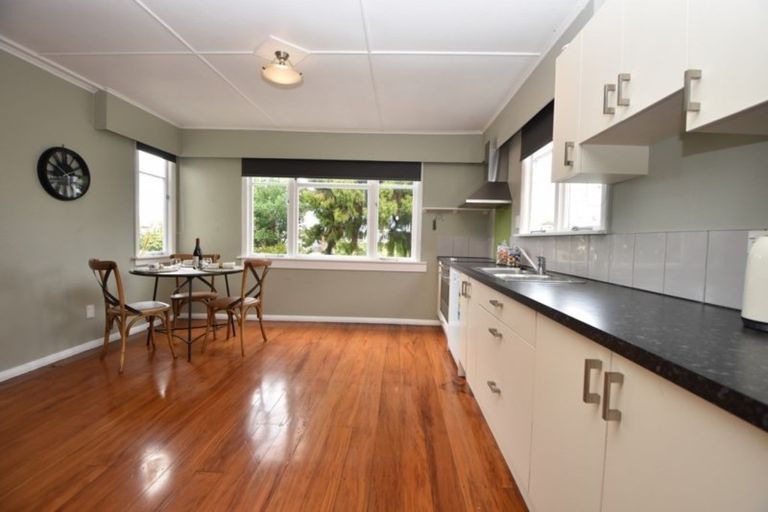 Photo of property in 229 High Street North, Carterton, 5713