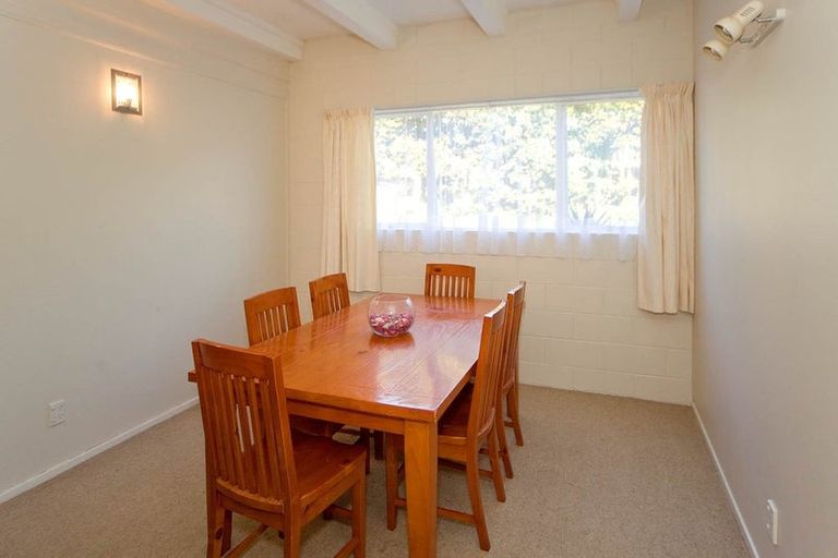 Photo of property in 70 Wiseley Road, West Harbour, Auckland, 0618