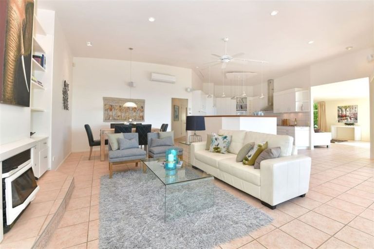Photo of property in 20 Pacific Parade, Army Bay, Whangaparaoa, 0930