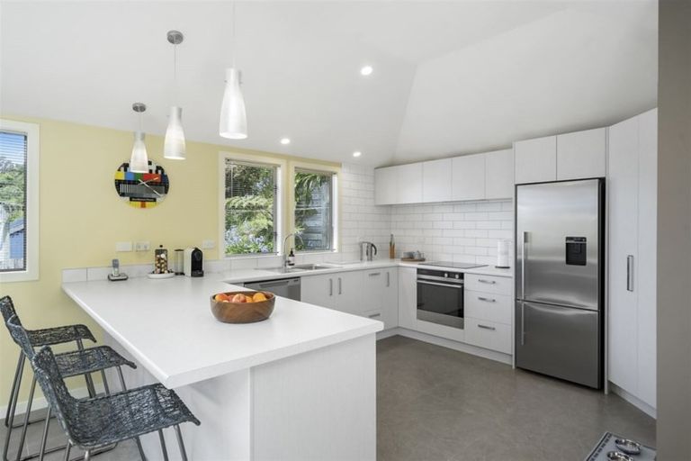 Photo of property in 23 Doris Gordon Crescent, Crofton Downs, Wellington, 6035