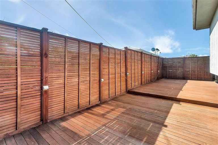 Photo of property in 8 Tane Street, New Lynn, Auckland, 0600