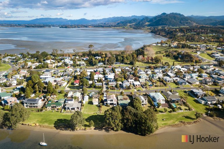 Photo of property in 22 Roretana Drive, Athenree, Katikati, 3177