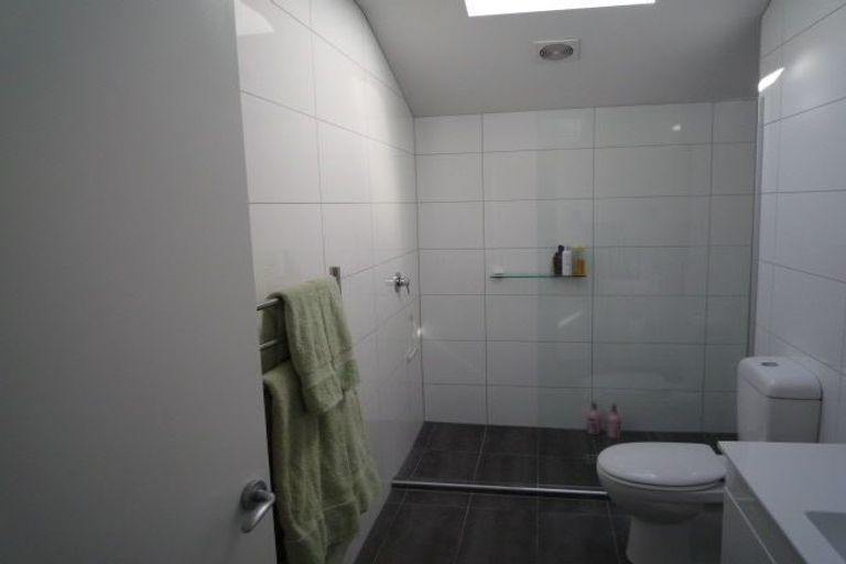 Photo of property in 18 Lakshmi Place, Khandallah, Wellington, 6035